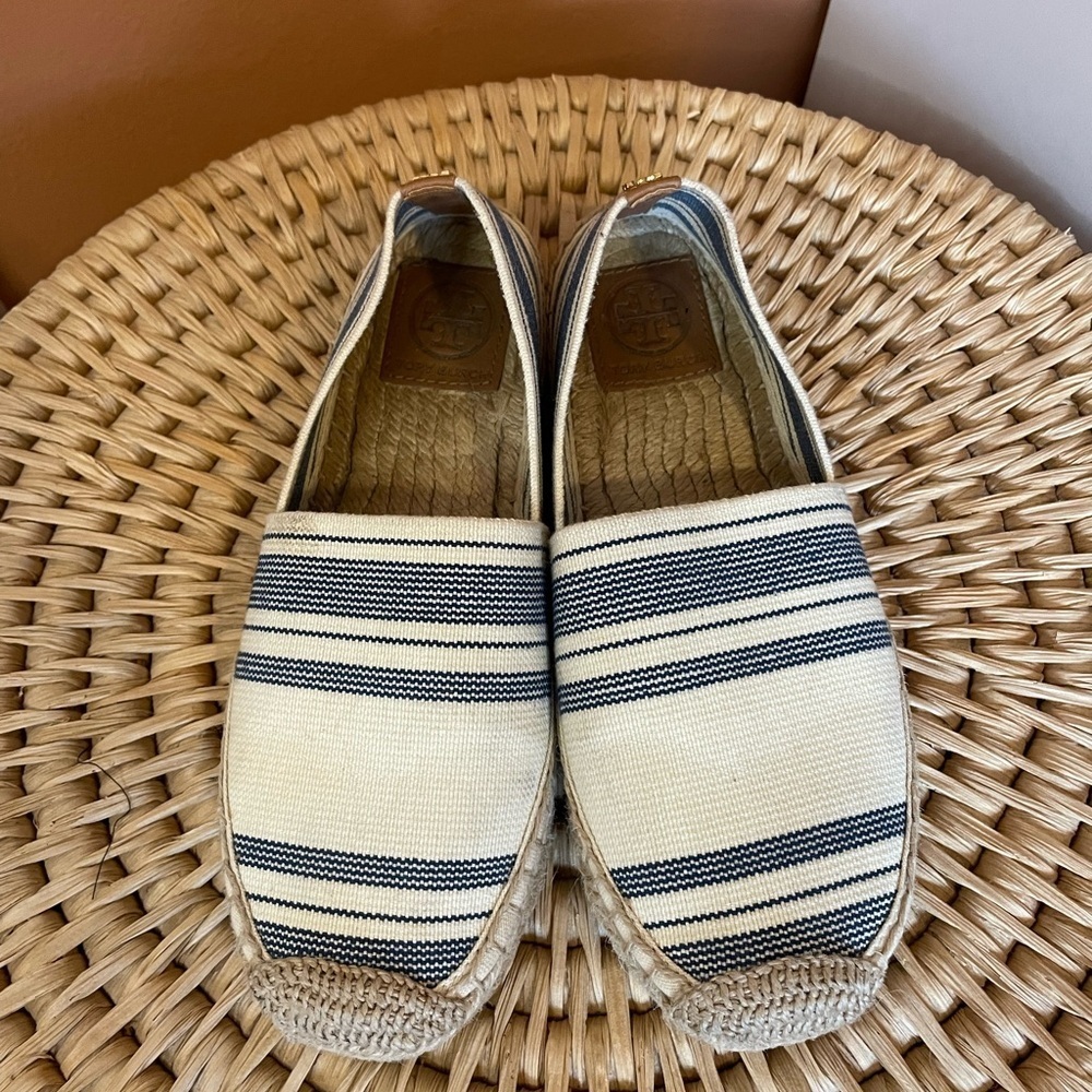 Tori Burch Awning Espadrilles in Blue/White Canvas Women’s Size 5.5 - Picture 2 of 10